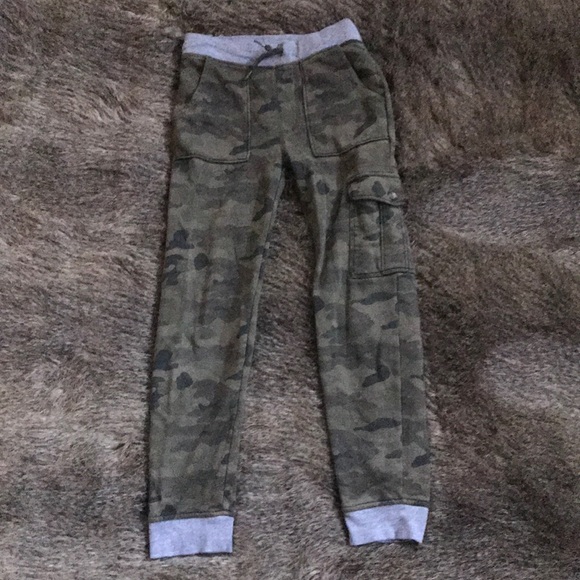OLD NAVY CAMMO JOGGERS - Picture 1 of 4
